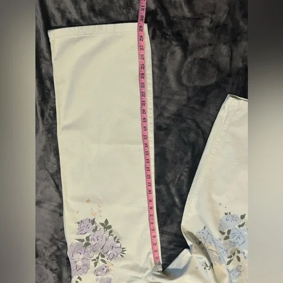 Lauren Ralph Lauren
Petite Floral High Rise Wide Leg Jeans size 10P - Picture 15 of 16